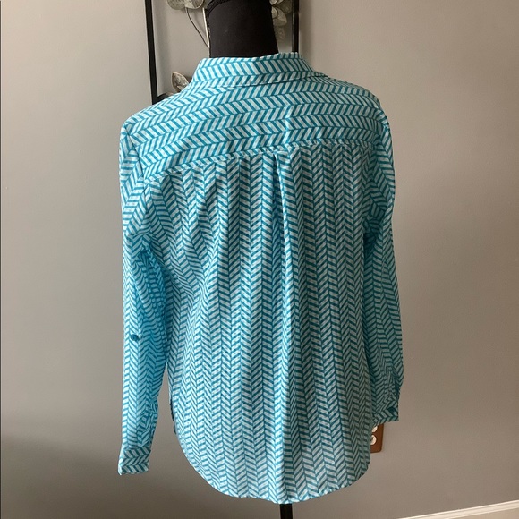 Pretty button from blouse - Picture 4 of 4